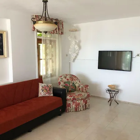 Bankev Sitesi Kargi Koyu Ilginlar Plaji Villa